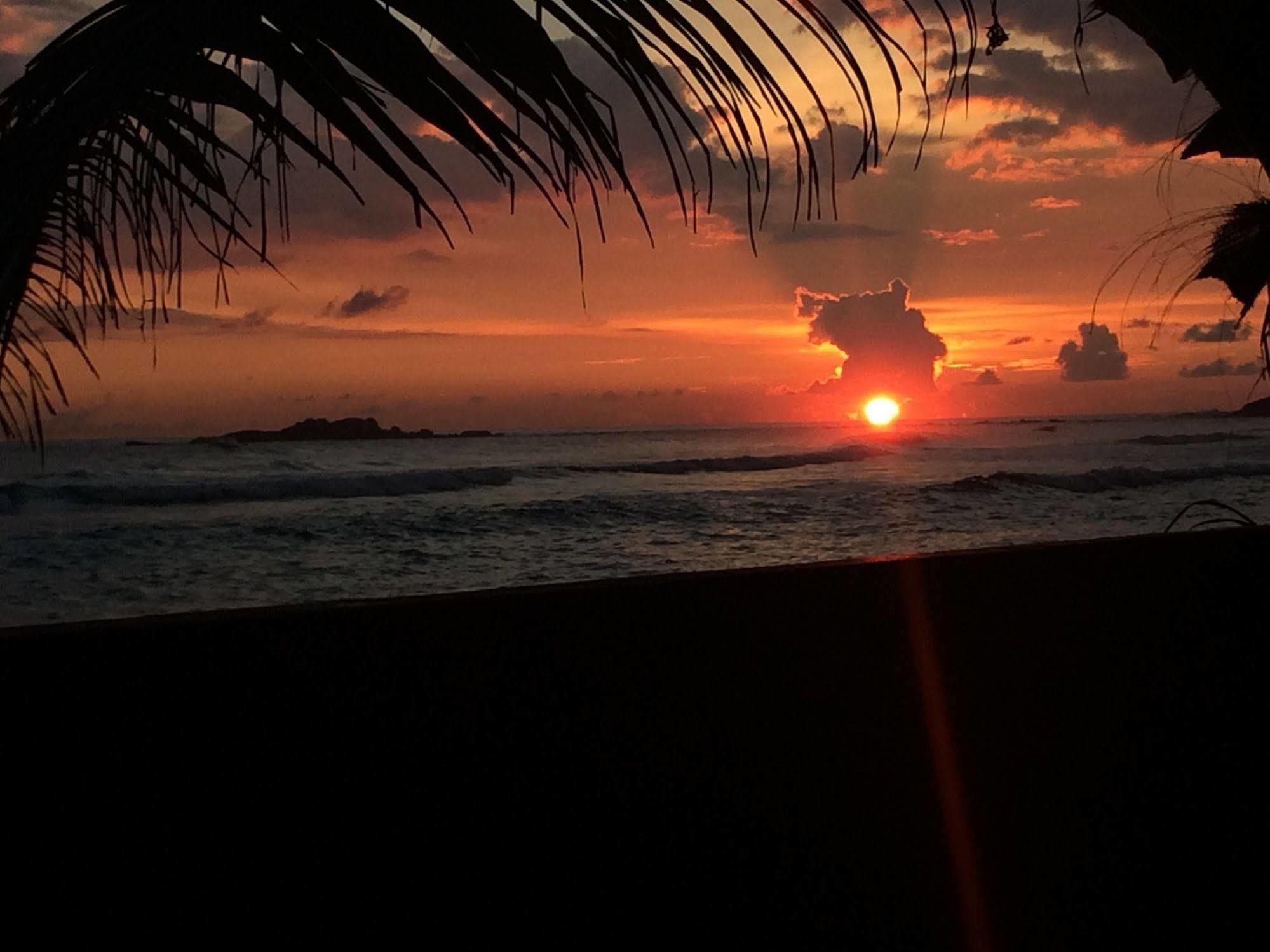 La Veranda Di Serena Unawatuna Kültér fotó